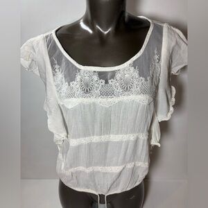 Hollister White Lace Trim Top with bottom draw string.